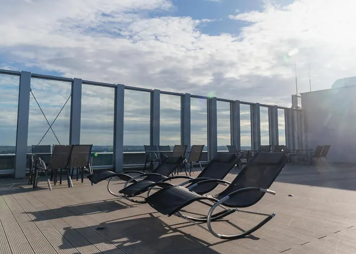 דירה Hanza Tower - Blue Heaven - Pool, Sauna, Sunset View שצ'צ'ין