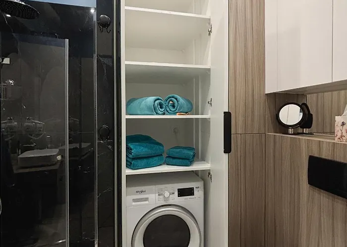 Hanza Tower - Blue Heaven - Pool, Sauna, Sunset View Apartment *